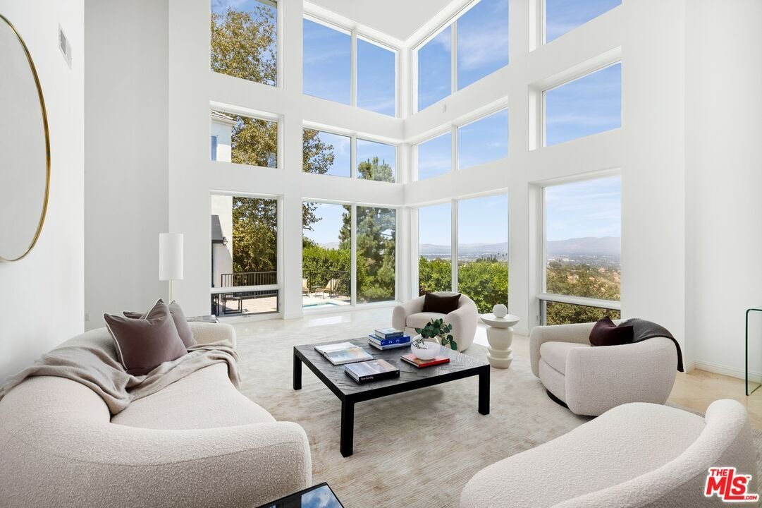 Los Angeles, California, United States 3 - 18479390