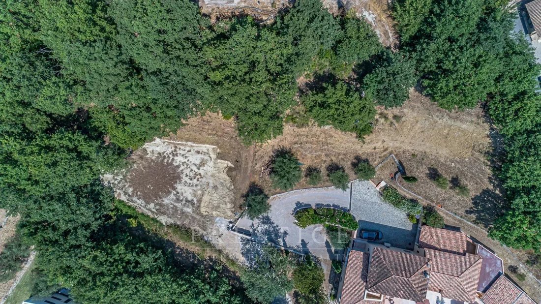 Land in Châteauneuf-Grasse, Provence-Alpes-Côte d'Azur, France 5 - 18477455