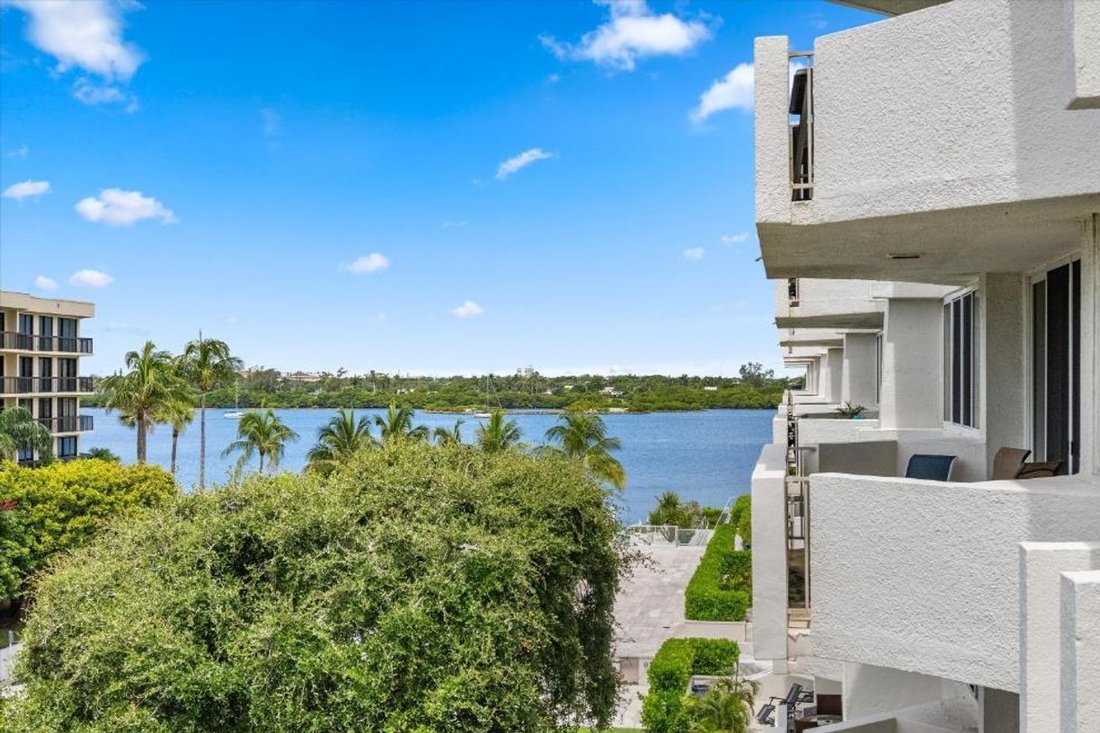 Co Op in Palm Beach, Florida, United States 1 - 18476454