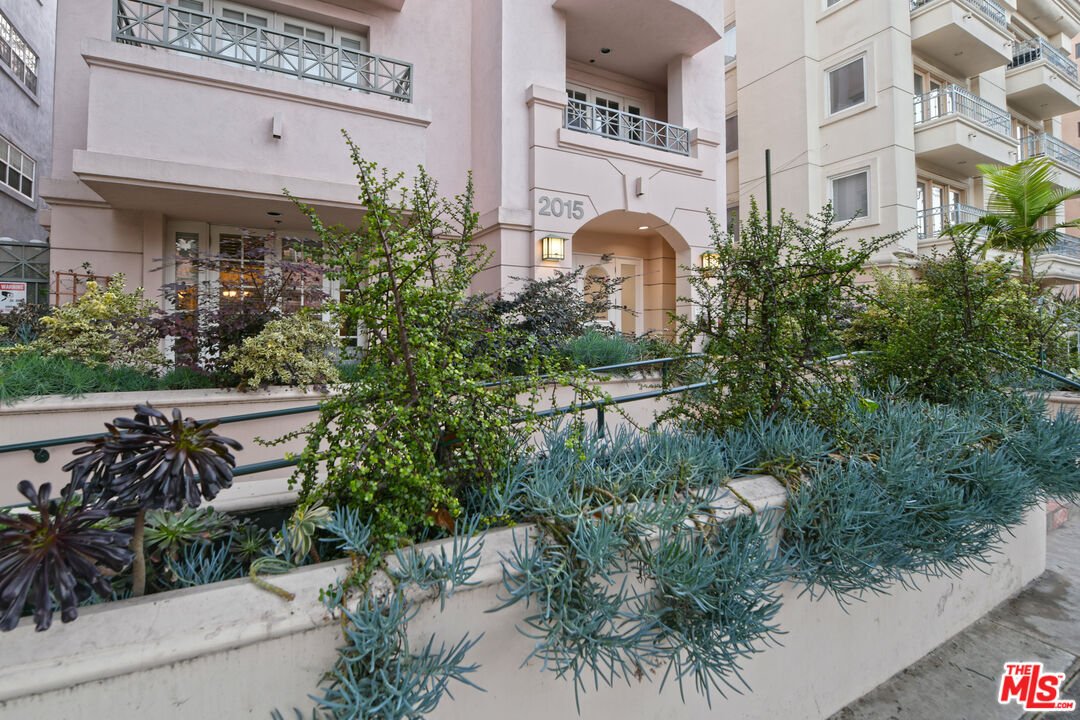 Los Angeles, California, United States 4 - 18479395