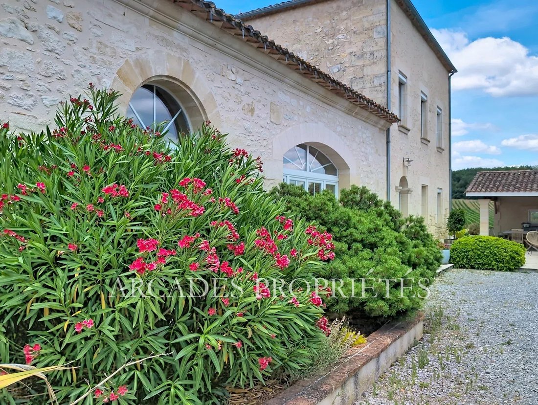 House in Grand Parc-Chartrons-Paul Doumer, Bordeaux, France 2 - 18475547