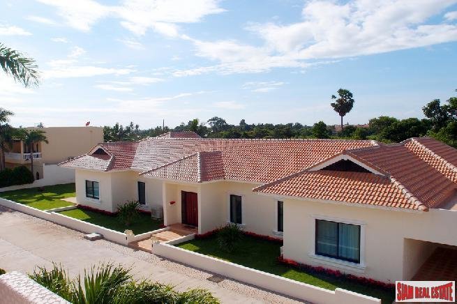 Villa in Pong, Chon Buri, Thailand 5 - 18476005