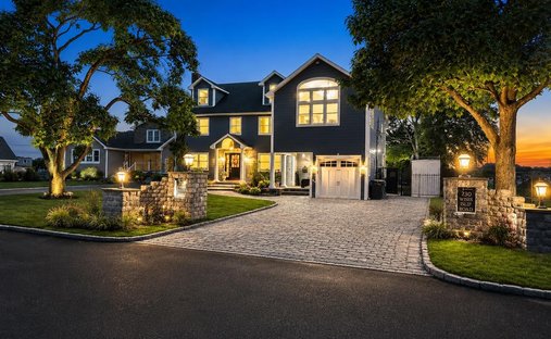 House in West Islip, New York, United States 1