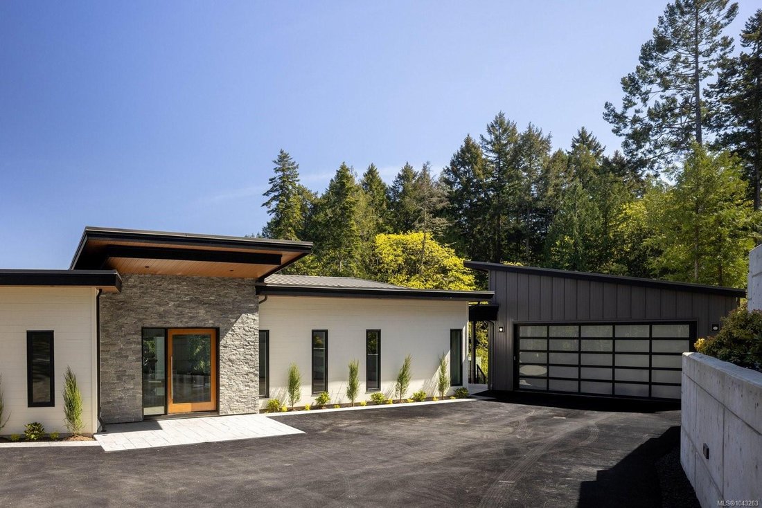 House in North Saanich, British Columbia, Canada 2 - 18480463