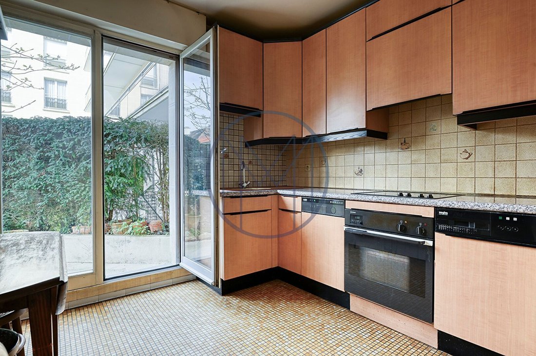 Apartment in Domaine National du Château, Versailles, France 5 - 18479077