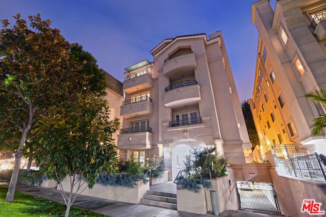 Los Angeles, California, United States 5 - 18479395