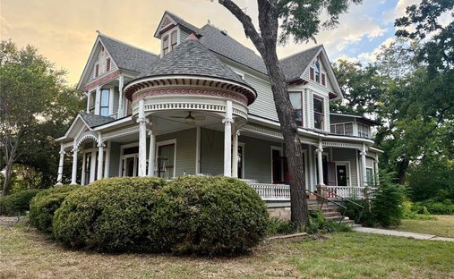 House in Granbury, Texas, United States 1