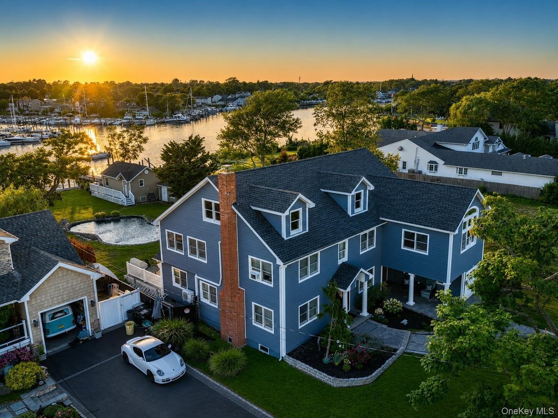 House in West Islip, New York, United States 4 - 18479522