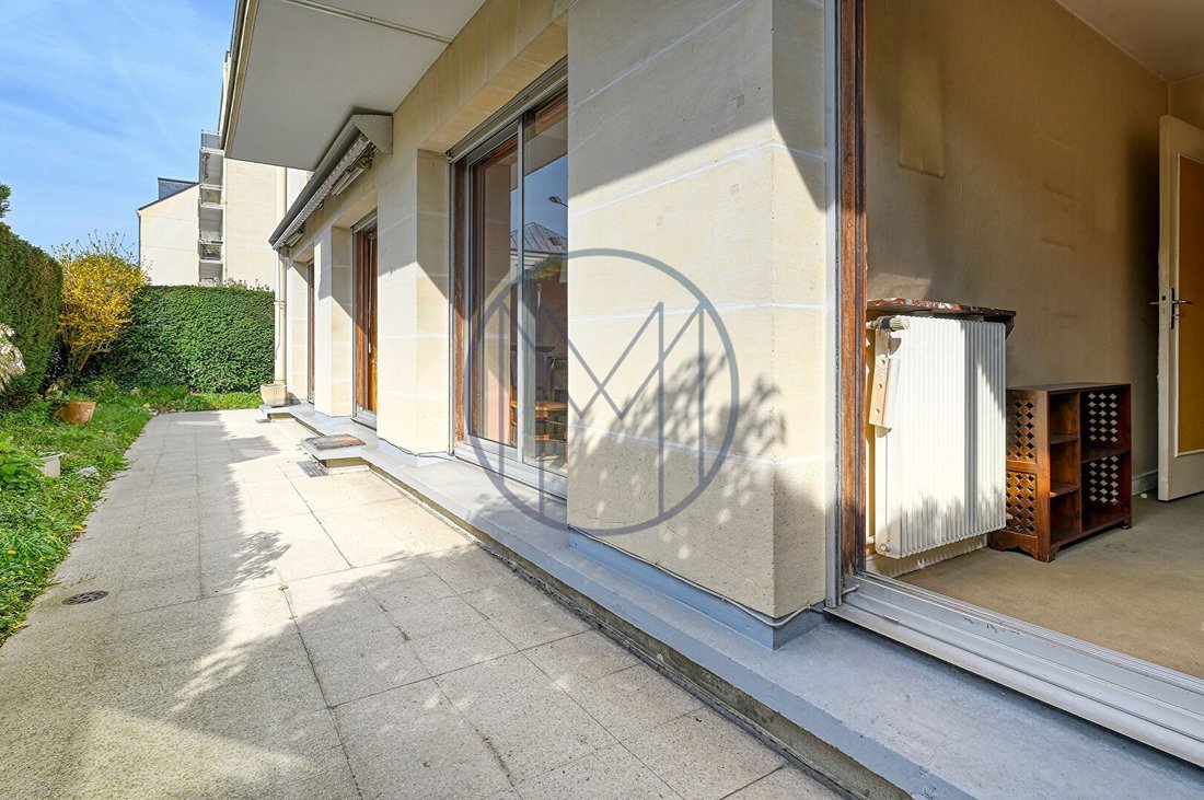 Apartment in Domaine National du Château, Versailles, France 1 - 18479077