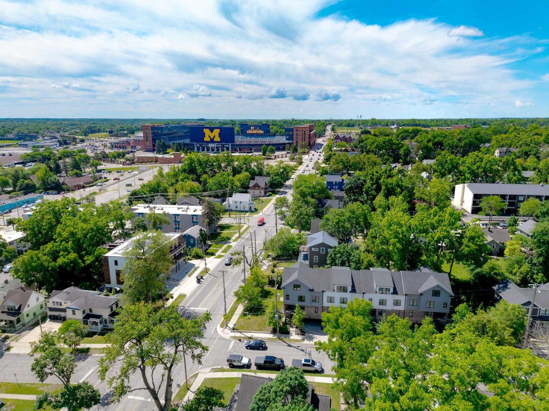 Condo in Ann Arbor, Michigan, United States 2 - 18480270