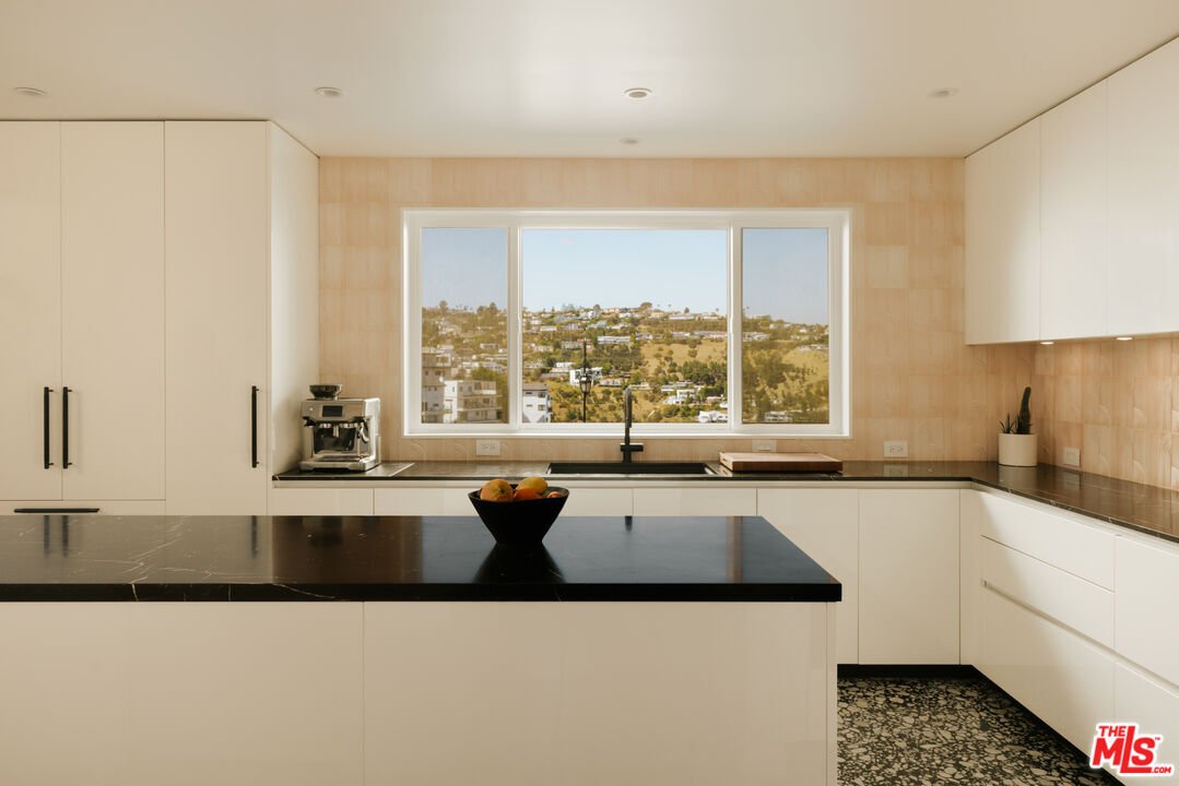 House in Los Angeles, California, United States 3 - 18479364