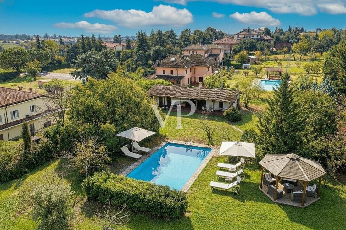 House in Centro, Parma, Emilia-Romagna 3 - 17397036