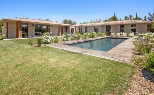 Villa in Granettes-Jauberte-Sainte Anne, Aix-en-Provence, France 1
