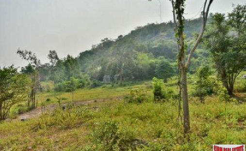 Land in Hua Hin, Prachuap Khiri Khan, Thailand 1