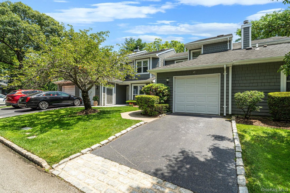 Condo in Commack, New York, United States 3 - 18460214