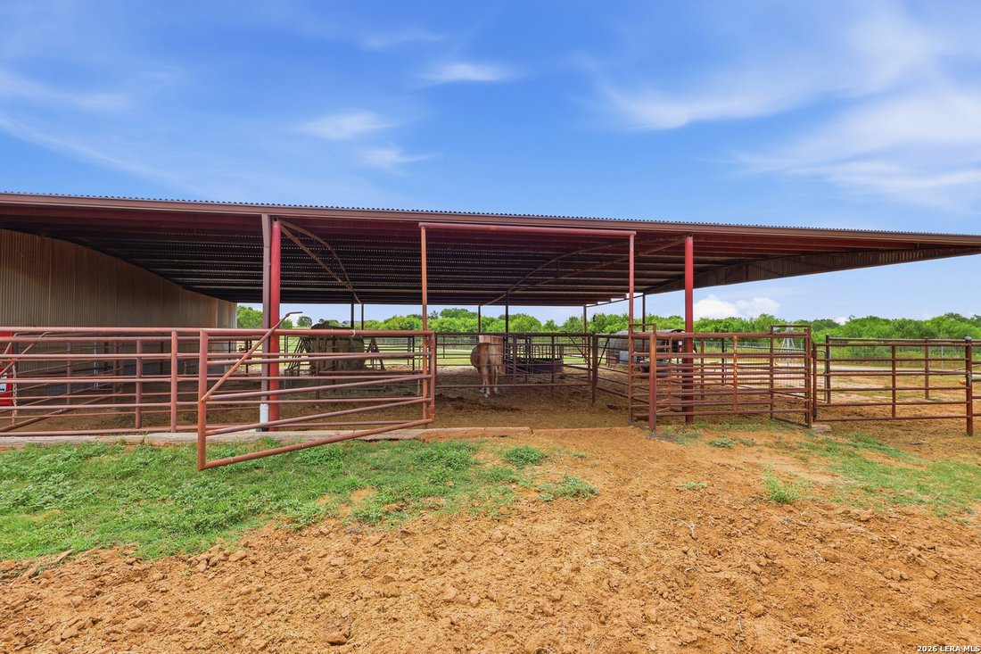 House in La Vernia, Texas, United States 3 - 18470729