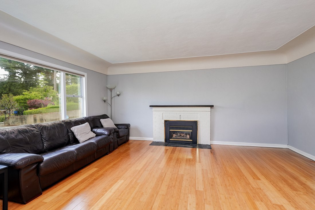 House in Victoria, British Columbia, Canada 2 - 18348713