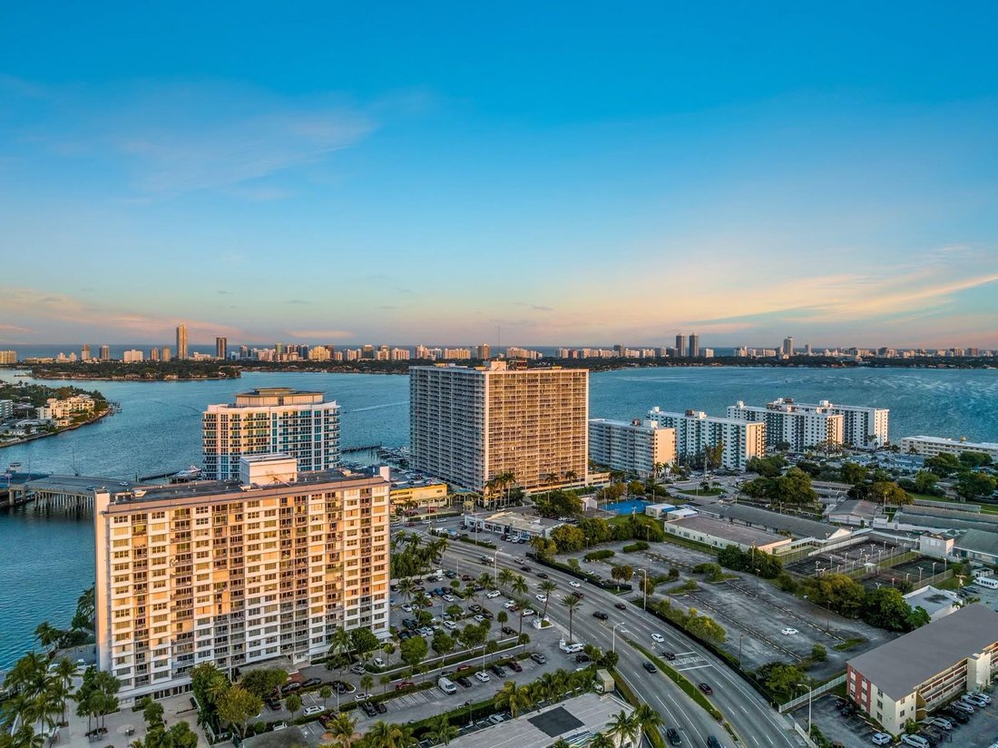 Apartment in Miami Beach, Florida, United States 5 - 18479001