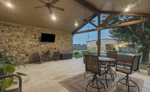 House in La Vernia, Texas, United States 1