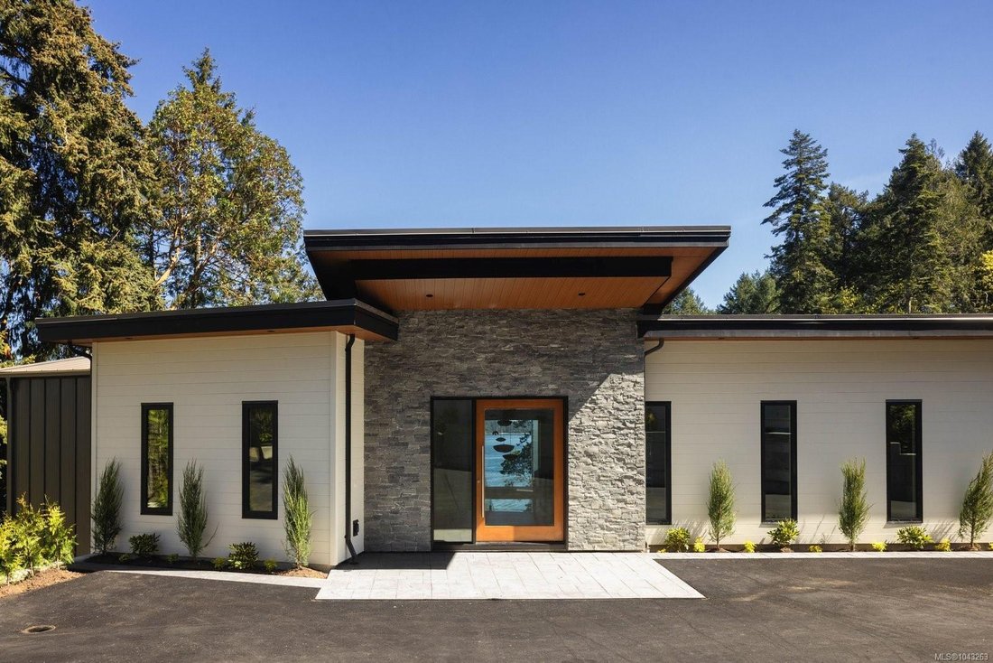 House in North Saanich, British Columbia, Canada 3 - 18480463