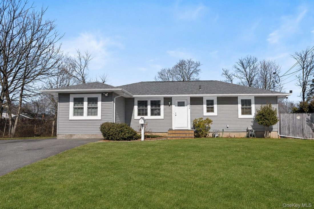 House in Bay Shore, New York, United States 2 - 18479349