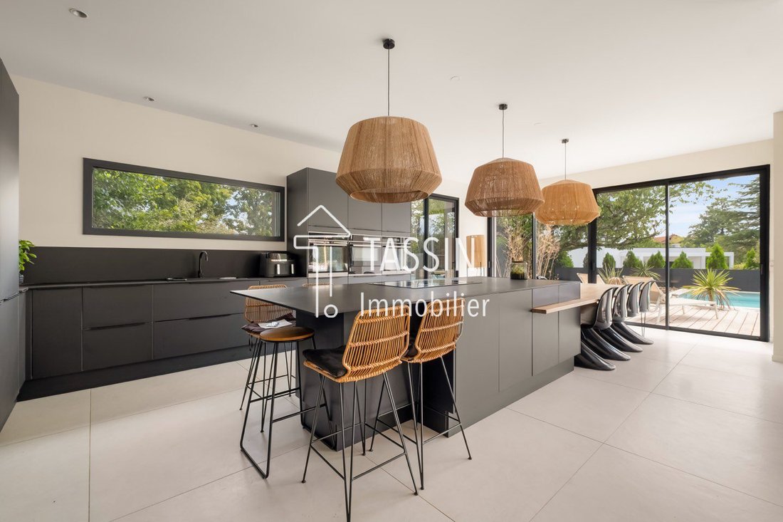Apartment in Écully, Auvergne-Rhône-Alpes, France 4 - 18479062