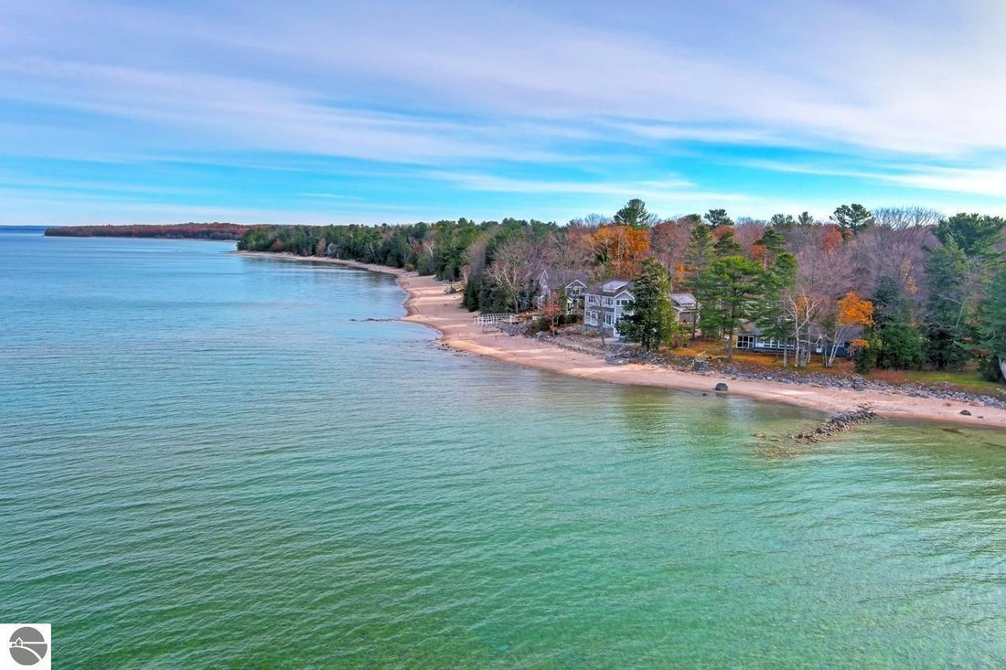 House in Traverse City, Michigan, United States 3 - 18480291