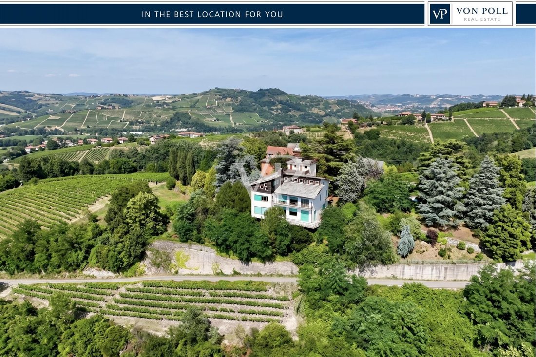 House in Santo Stefano Belbo, Piedmont, Italy 1 - 18404348