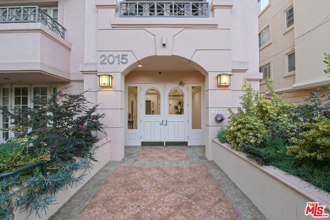 Los Angeles, California, United States 3 - 18479395
