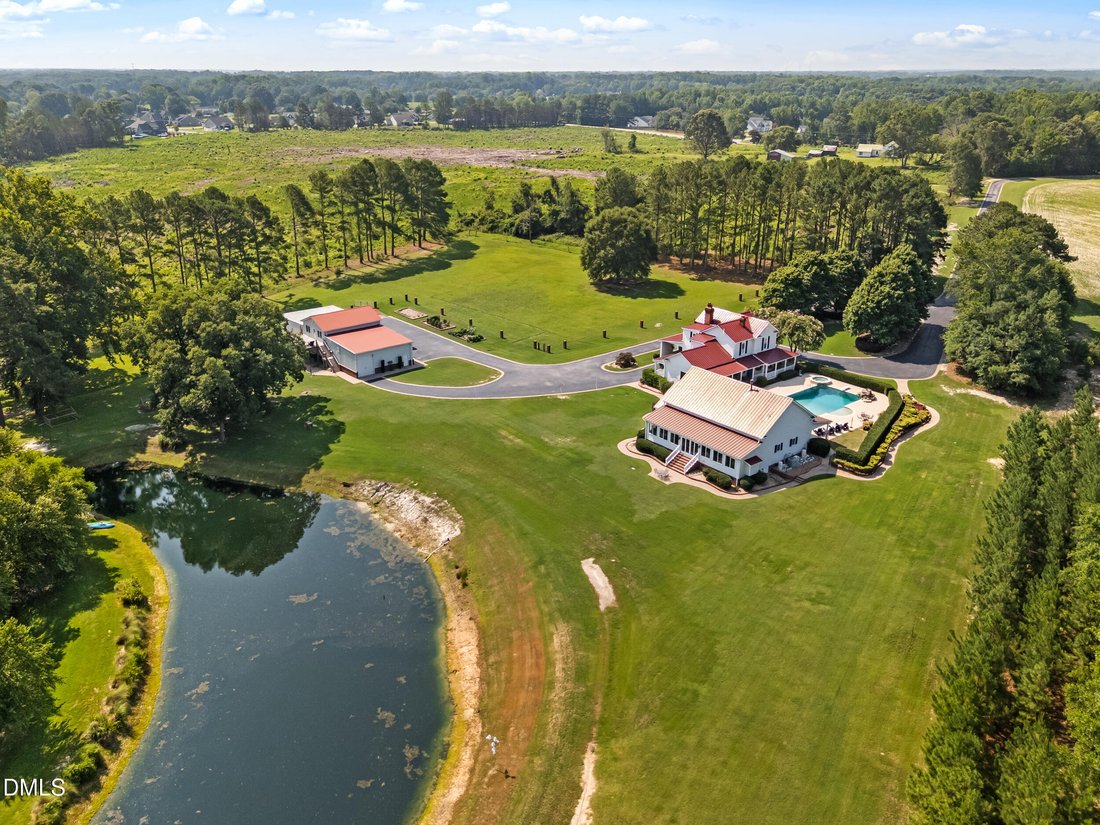 Farm Ranch in Clayton, North Carolina, United States 2 - 17616023