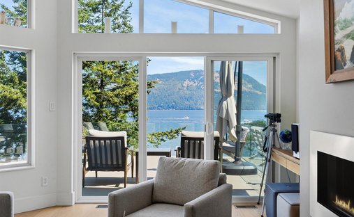 House in Cobble Hill, British Columbia, Canada 1