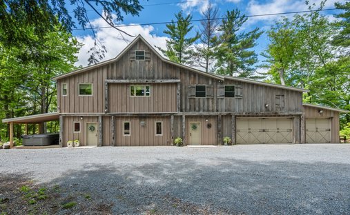 House in South Frontenac, Ontario, Canada 1