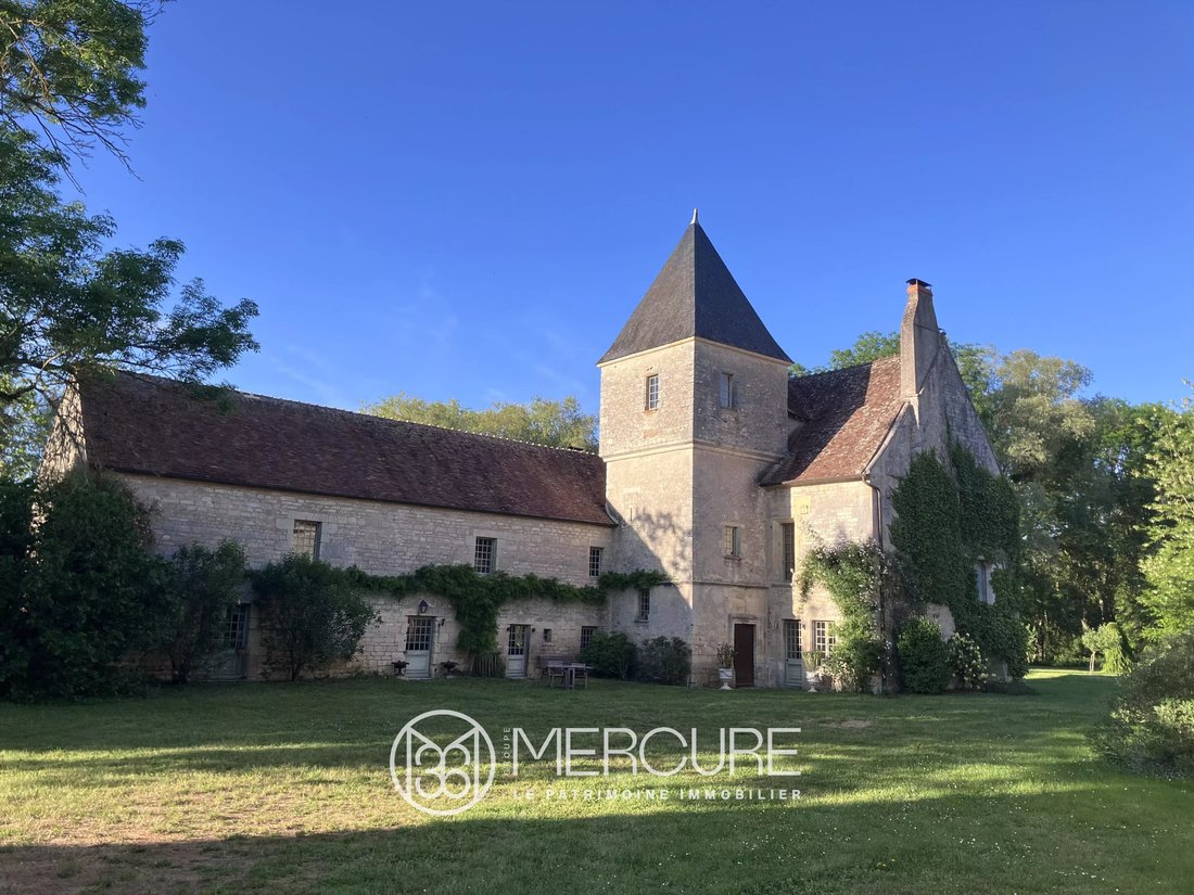 Estate in Arrondissement of Cosne-Cours-sur-Loire, Bourgogne – Franche-Comté, France 3 - 18475108