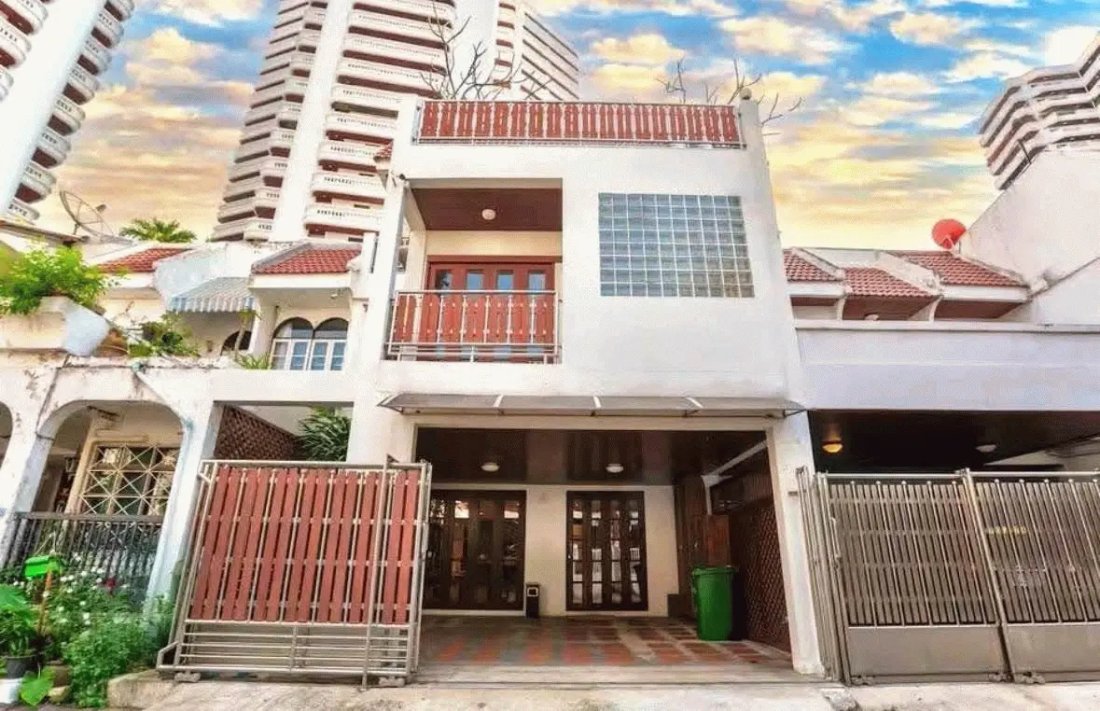 Townhouse in Bangkok, Bangkok, Thailand 1 - 18476405