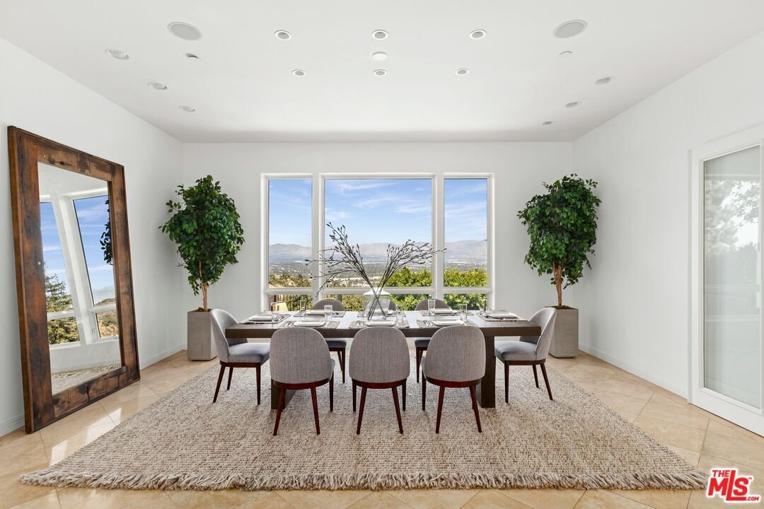 Los Angeles, California, United States 2 - 18479390