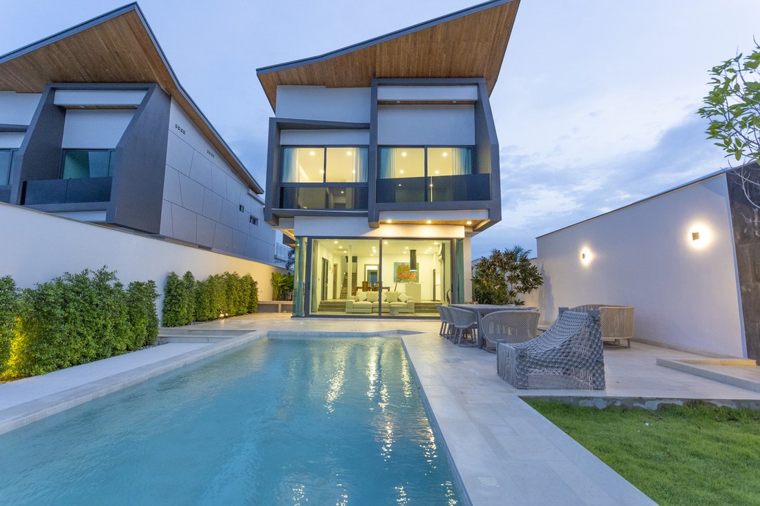 Villa in Rawai, Phuket, Thailand 1 - 18476645