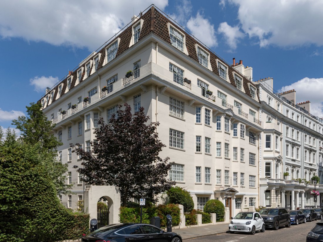 Apartment in Campden Hill, Kensington And Chelsea, England 2 - 18479100