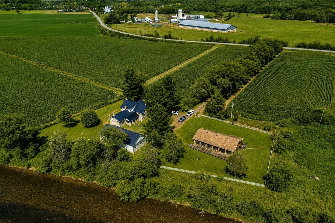 House in Hinchinbrooke, Quebec, Canada 5 - 17813982