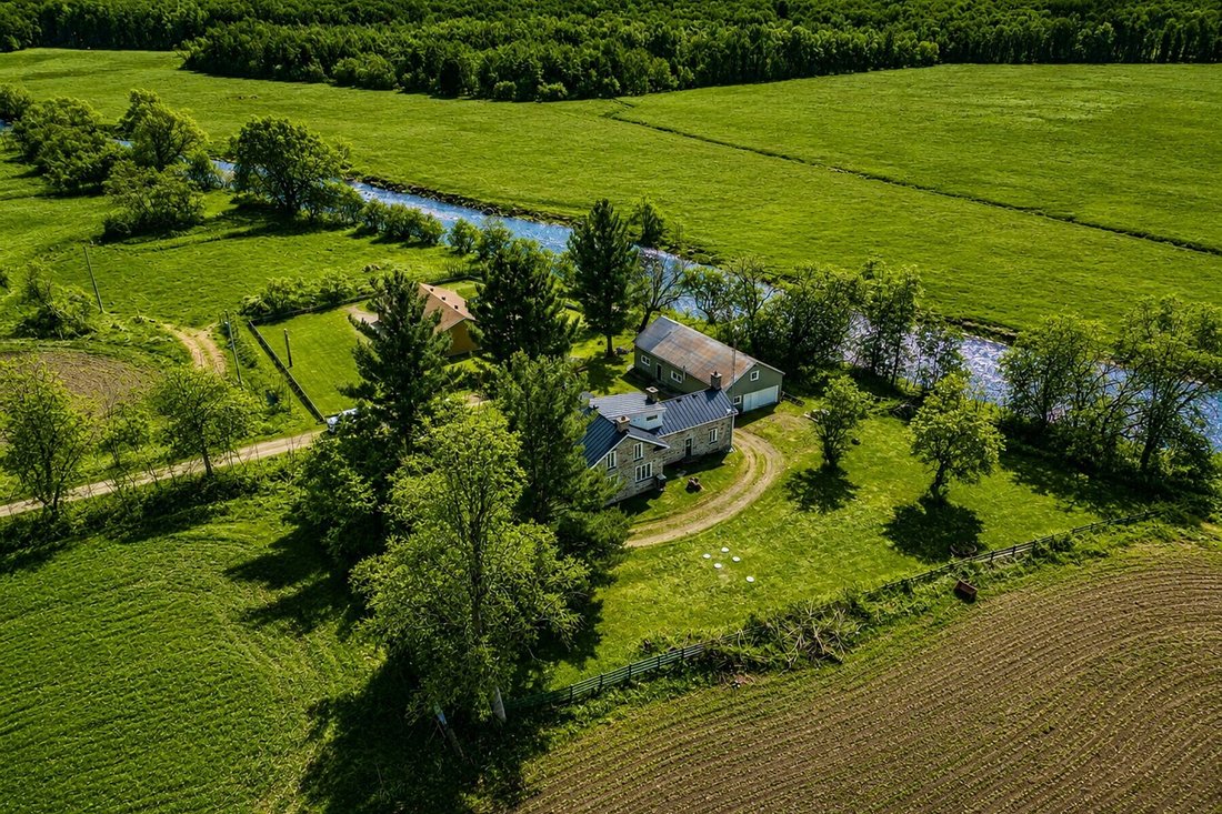 House in Hinchinbrooke, Quebec, Canada 4 - 17813982
