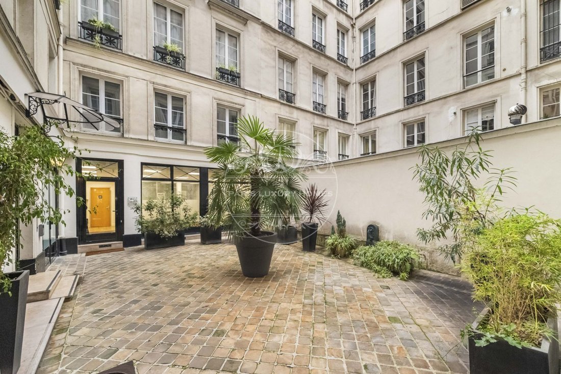 Apartment in Palais Royal, Paris 1er Arrondissement, Paris 3 - 18481648