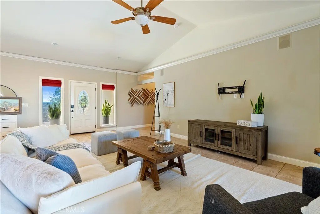 Paso Robles, California, United States 5 - 18481404