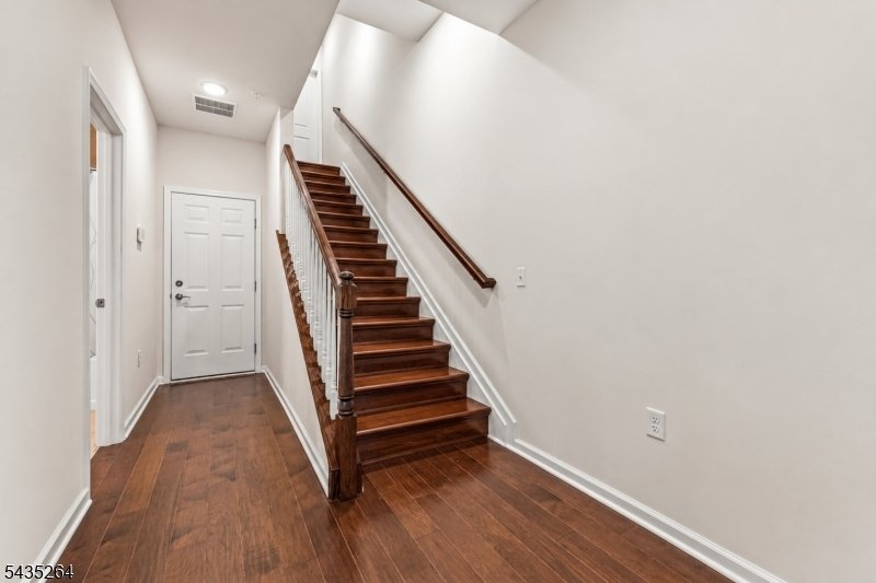 Condo in Livingston, New Jersey, United States 3 - 18021063