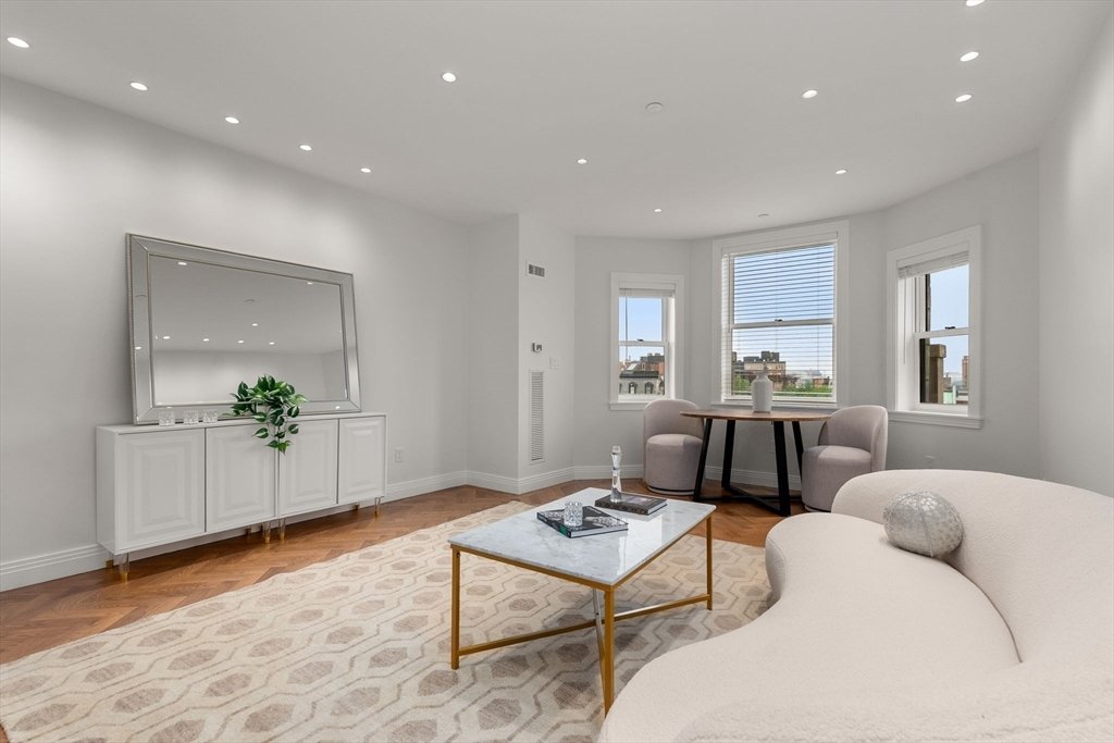 House in Boston, Massachusetts, United States 4 - 18480736