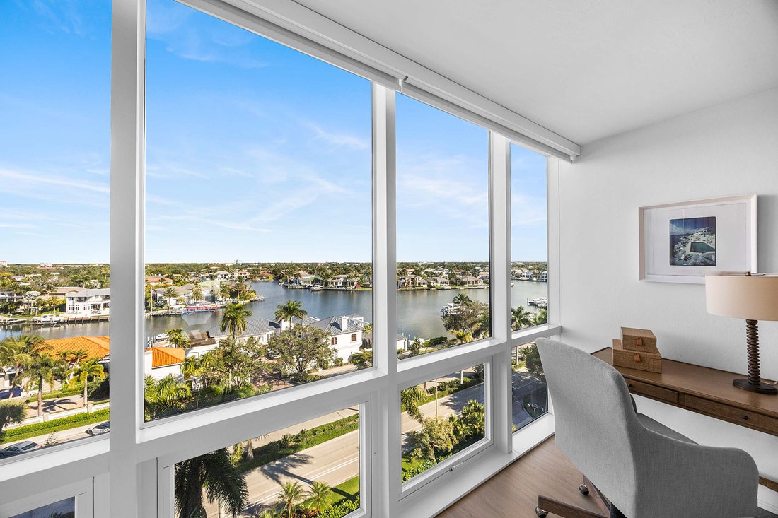 Naples, Florida, United States 3 - 18481627