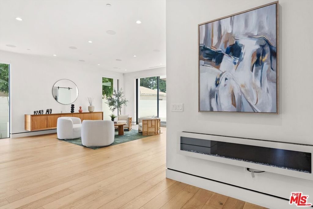 House in Los Angeles, California, United States 3 - 18481216
