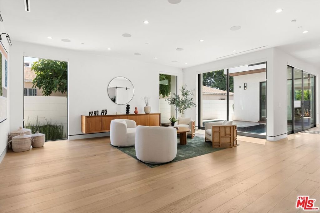 House in Los Angeles, California, United States 5 - 18481216