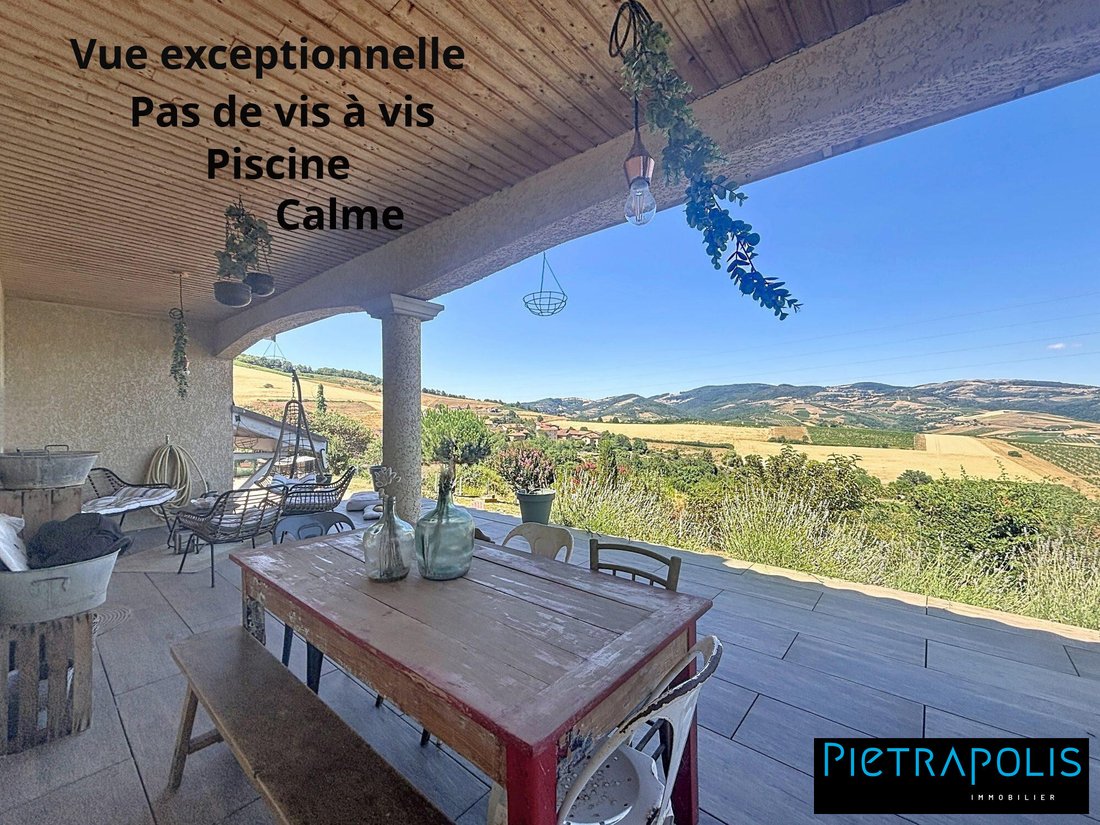 Villa in Ternand, Auvergne-Rhône-Alpes, France 1 - 18384886