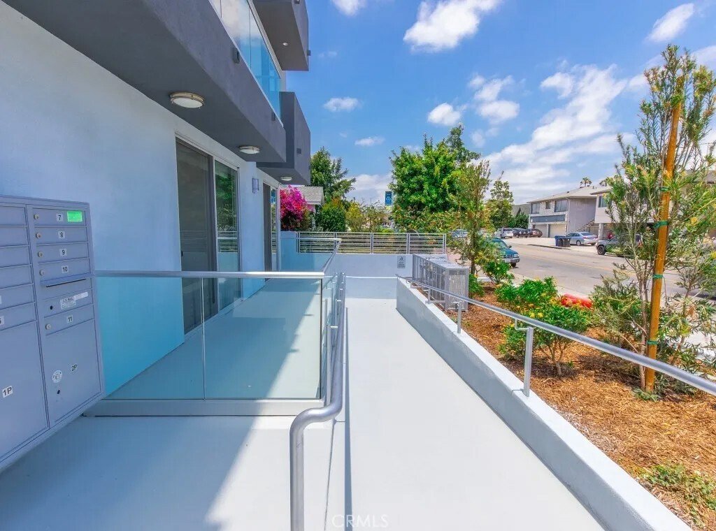 Los Angeles, California, United States 4 - 18408493