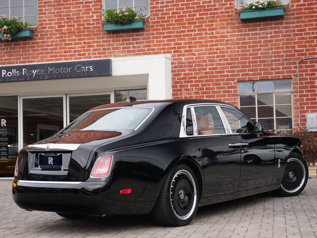 Sedan in Beverly Hills, CA, United States 2 - 18481252