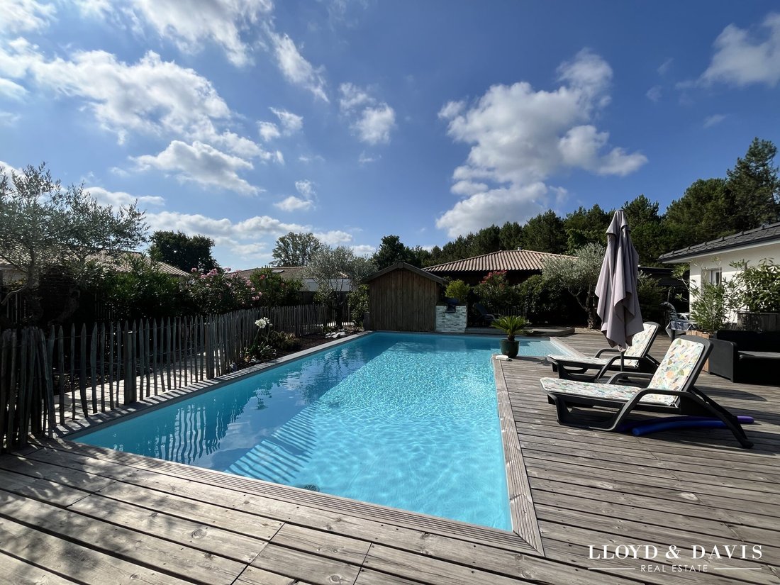 House in Lacanau, Nouvelle-Aquitaine, France 1 - 17689265
